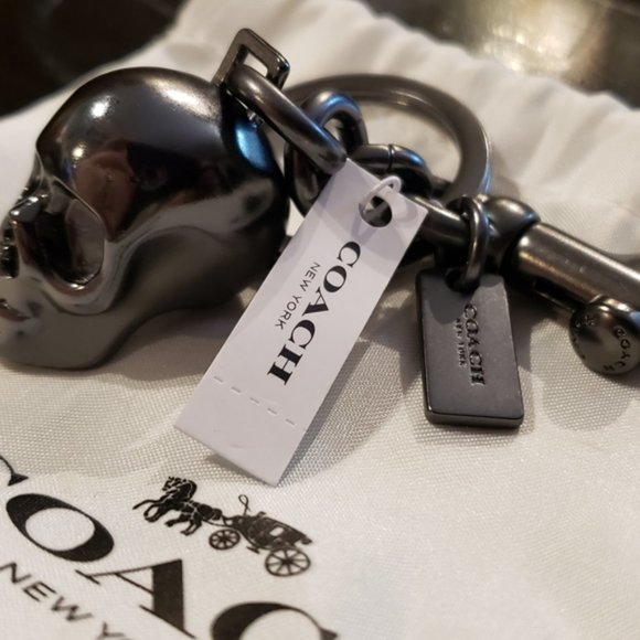 💀NWT💀 RARE UNICORN!! COACH GUNMETAL SKULL KEYCHAIN CHARM HANDBAG FOB Oilslick - Picture 6 of 14